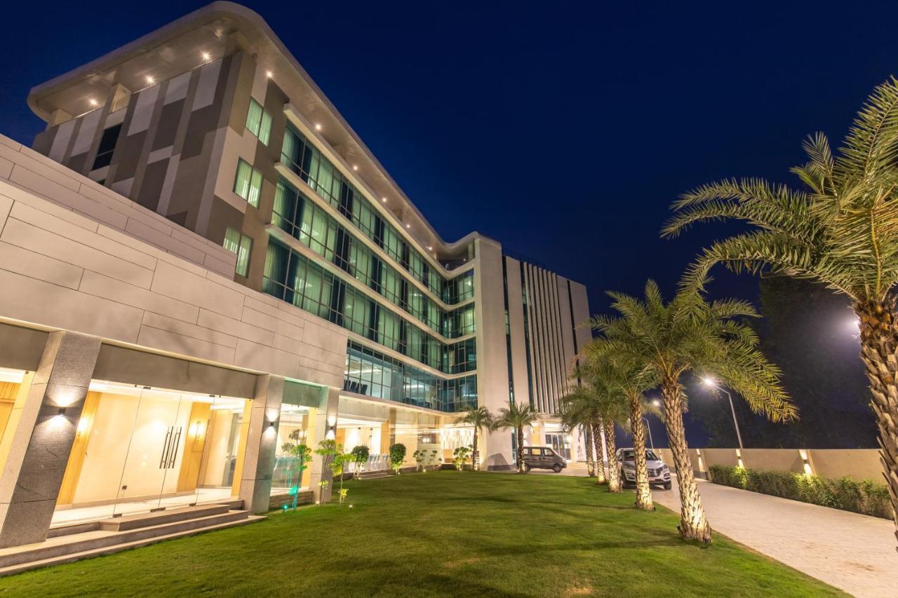Hotel Siraichuli Chitwan Εξωτερικό φωτογραφία