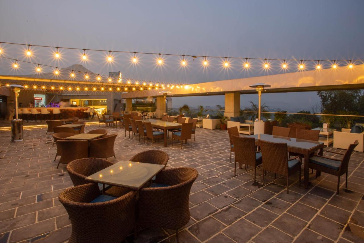 Hotel Siraichuli Chitwan Εξωτερικό φωτογραφία