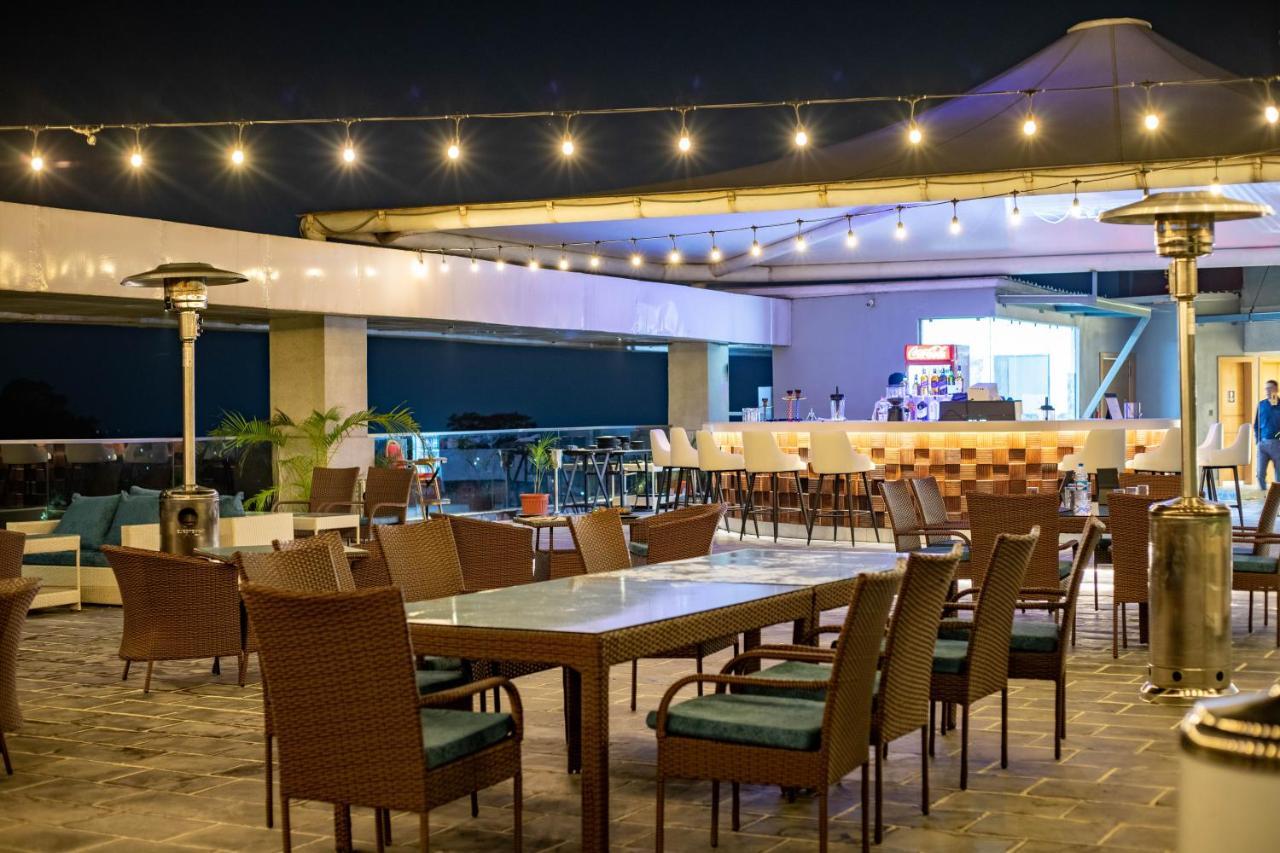 Hotel Siraichuli Chitwan Εξωτερικό φωτογραφία
